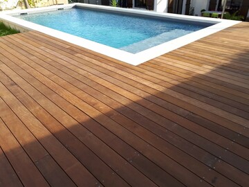 Terrasse en bois exotique itauba - Piscines du Val de l'Eyre - Mios